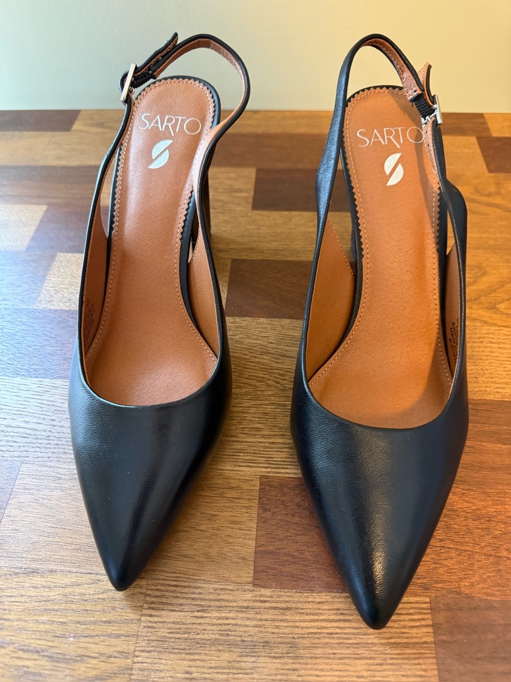 EUC Franco Sarto Sophie Black Slingbacks SZ 9 100% Leather